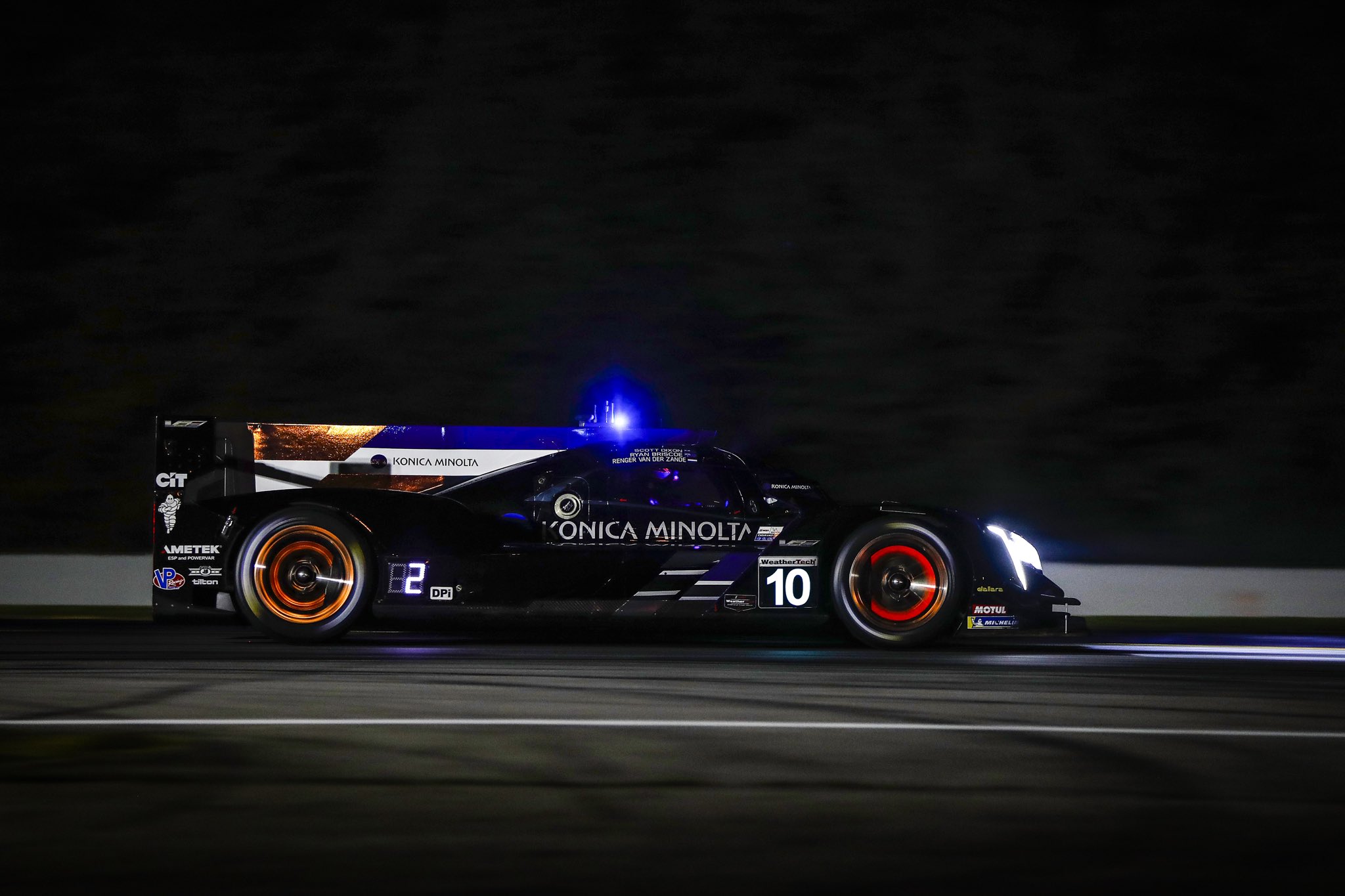Late wreck helps Konica Minolta Cadillac win Motul Petit Le Mans